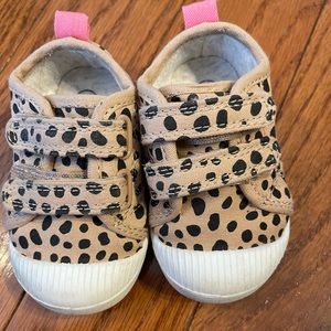 Cat and jack tennis shoes